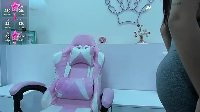 violeth hill online show from October 23, 2025, 7:56 pm