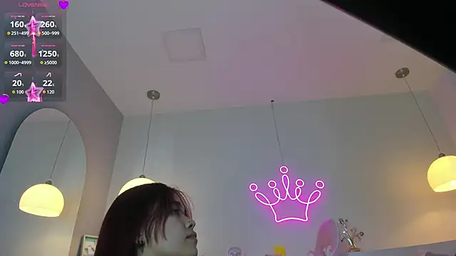 violeth hill online show from October 28, 2025, 8:11 pm