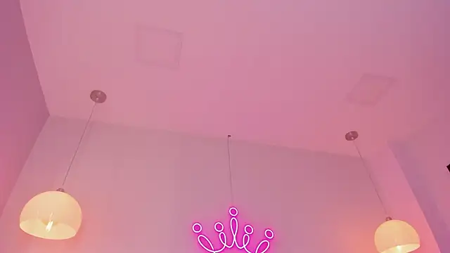 violeth hill online show from November 29, 2025, 8:01 pm