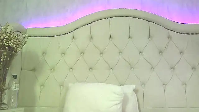 Snapshot of carolinesampaio chatting on November 15, 2025, 11:18 am carolinesampaio online show from November 15, 2025, 11:18 am