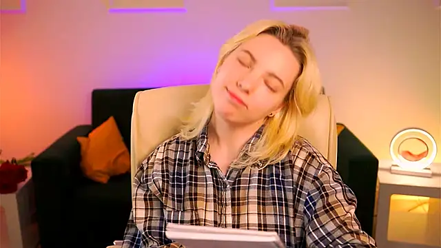 Snapshot of RocKStone_ chatting on February 7, 2025, 11:12 am RocKStone  online show from February 7, 2025, 11:12 am