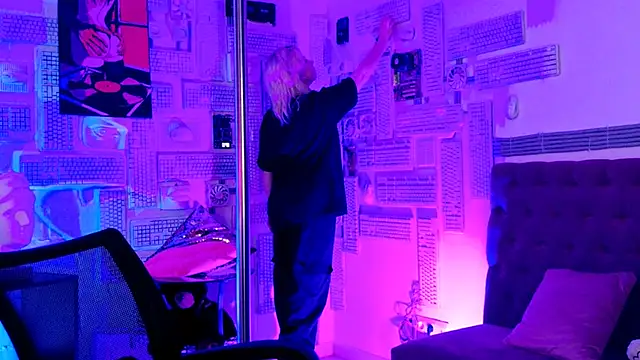 Snapshot of RocKStone_ chatting on March 9, 2025, 10:30 am RocKStone  online show from March 9, 2025, 10:30 am