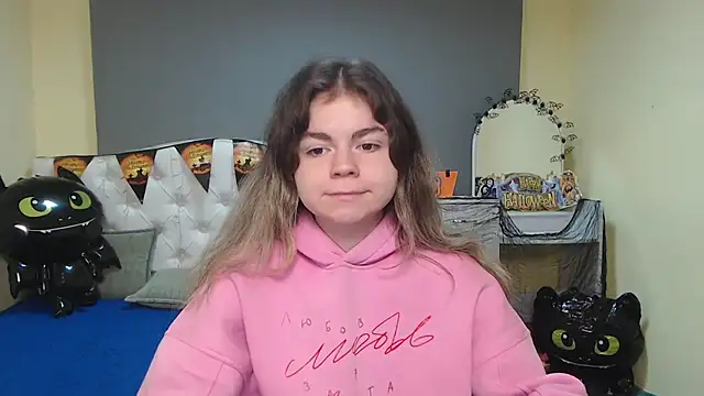 TinaRedly online show from November 4, 2025, 6:45 am