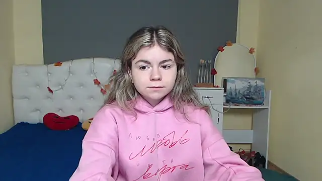 TinaRedly online show from November 20, 2025, 6:57 am