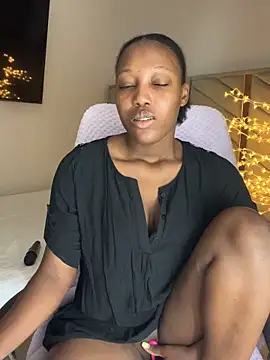 Snapshot of kellya_ chatting on October 18, 2025, 12:24 am kellya  online show from October 18, 2025, 12:24 am