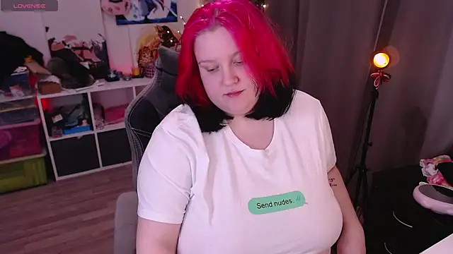 Snapshot of lissamuff chatting on March 7, 2025, 4:44 pm lissamuff online show from March 7, 2025, 4:44 pm