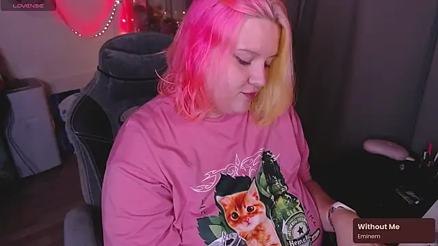 Snapshot of lissamuff chatting on October 6, 2025, 4:37 pm lissamuff online show from October 6, 2025, 4:37 pm