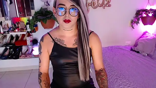 Snapshot of Laveneno_ortiz07 chatting on October 7, 2025, 11:57 pm Laveneno ortiz07 online show from October 7, 2025, 11:57 pm