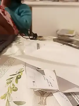 maleesa online show from October 14, 2025, 6:09 pm