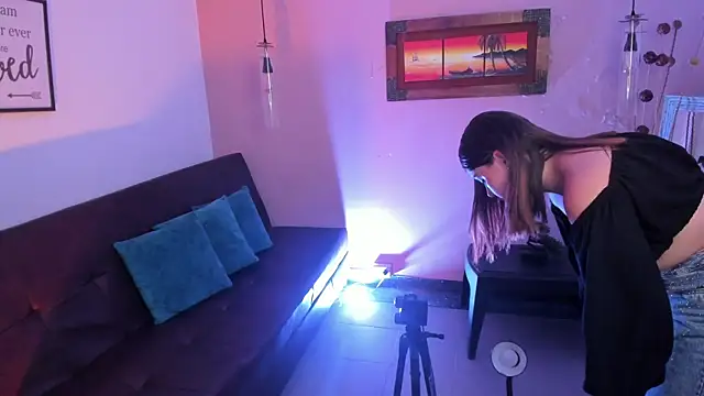 ArianaBaker online show from November 11, 2025, 12:27 pm