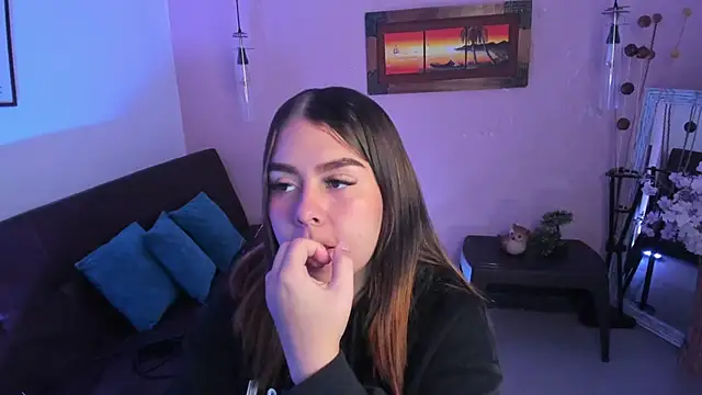 ArianaBaker online show from November 21, 2025, 12:59 pm