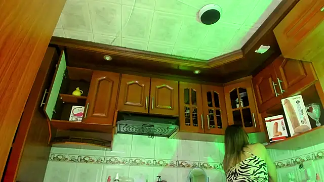 LaureenHills online show from February 19, 2025, 3:17 am