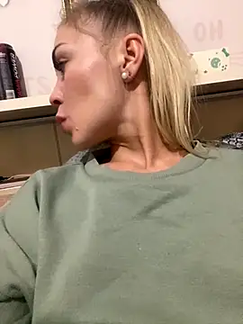 DreamGirl-777 online show from October 28, 2025, 1:14 pm