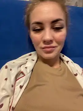 DreamGirl-777 online show from November 10, 2025, 8:57 am