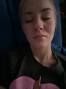 DreamGirl-777 online show from December 23, 2025, 6:33 am