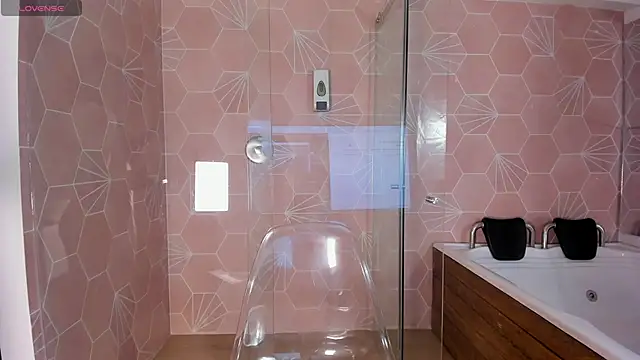 Chloe evans   online show from November 10, 2025, 11:42 am