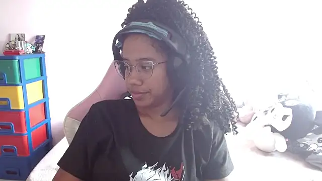 TiffanyRoouse online show from December 13, 2025, 8:04 pm