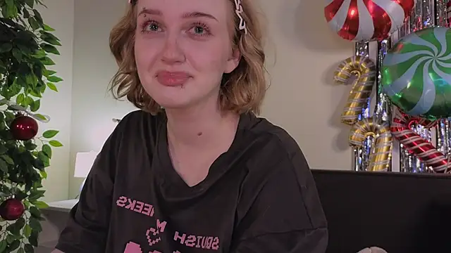 ELLIEJAY online show from December 17, 2025, 5:24 am