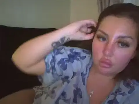 Snapshot of magical_mia chatting on January 22, 2025, 5:49 pm magical mia online show from January 22, 2025, 5:49 pm