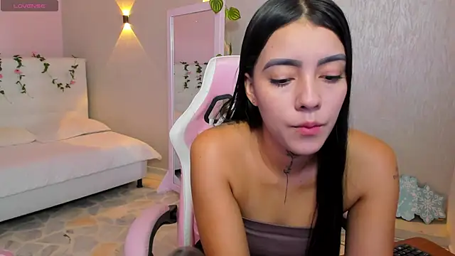 Snapshot of miagomezweb1 chatting on January 15, 2025, 1:41 pm miagomezweb1 online show from January 15, 2025, 1:41 pm