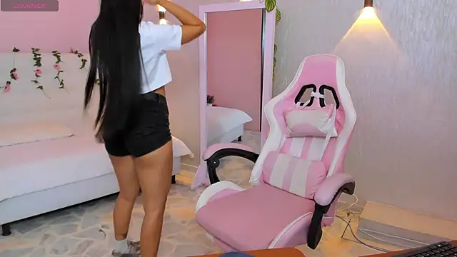 Snapshot of miagomezweb1 chatting on January 17, 2025, 1:24 pm miagomezweb1 online show from January 17, 2025, 1:24 pm