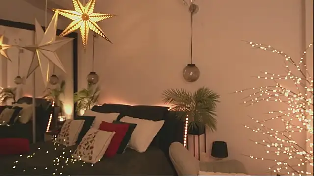 Snapshot of DaisyStacey chatting on December 5, 2025, 7:43 pm DaisyStacey online show from December 5, 2025, 7:43 pm