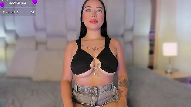 Snapshot of AnthonellaSweet chatting on October 28, 2025, 11:36 am AnthonellaSweet online show from October 28, 2025, 11:36 am