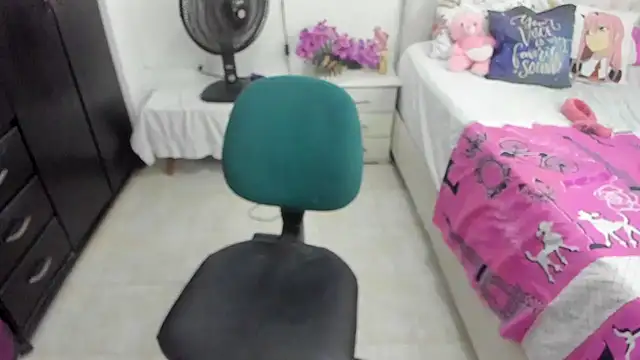 Snapshot of Ammy_Queen chatting on February 1, 2025, 1:44 am Ammy Queen online show from February 1, 2025, 1:44 am