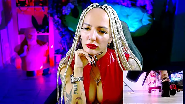 MonicaMaxwel online show from November 14, 2025, 10:58 am