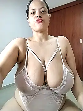 Snapshot of sweetpe chatting on February 6, 2025, 8:45 pm sweetpe online show from February 6, 2025, 8:45 pm