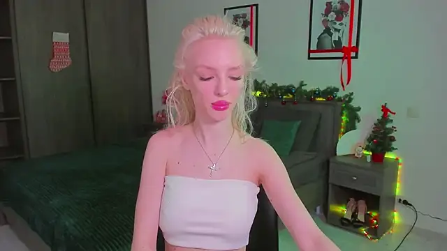 Snapshot of AleksaBlonde chatting on December 26, 2024, 5:37 am AleksaBlonde online show from December 26, 2024, 5:37 am