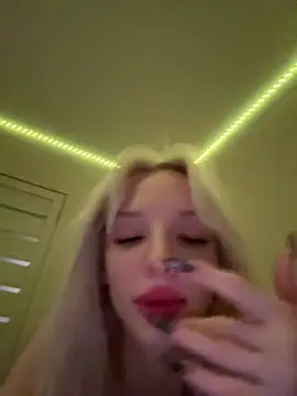 Snapshot of AleksaBlonde chatting on January 11, 2025, 12:01 am AleksaBlonde online show from January 11, 2025, 12:01 am