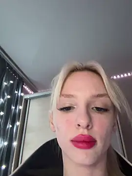 Snapshot of AleksaBlonde chatting on January 12, 2025, 3:57 pm AleksaBlonde online show from January 12, 2025, 3:57 pm