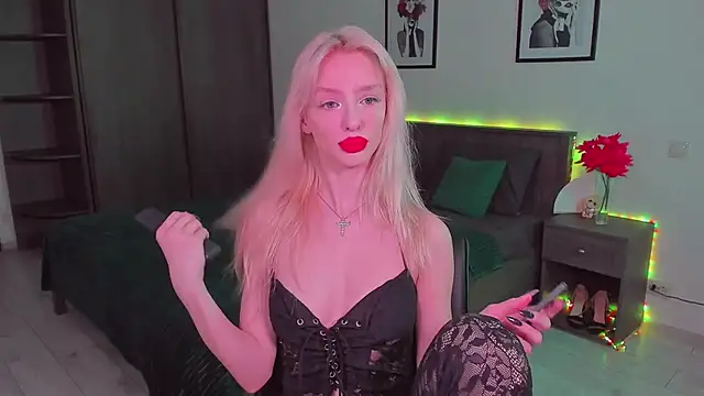 Snapshot of AleksaBlonde chatting on January 15, 2025, 11:00 am AleksaBlonde online show from January 15, 2025, 11:00 am