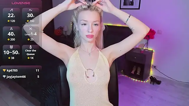 Snapshot of AleksaBlonde chatting on November 15, 2025, 5:27 am AleksaBlonde online show from November 15, 2025, 5:27 am