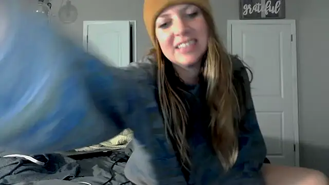 Snapshot of molly_witha_chance chatting on October 12, 2025, 6:23 am molly witha chance online show from October 12, 2025, 6:23 am