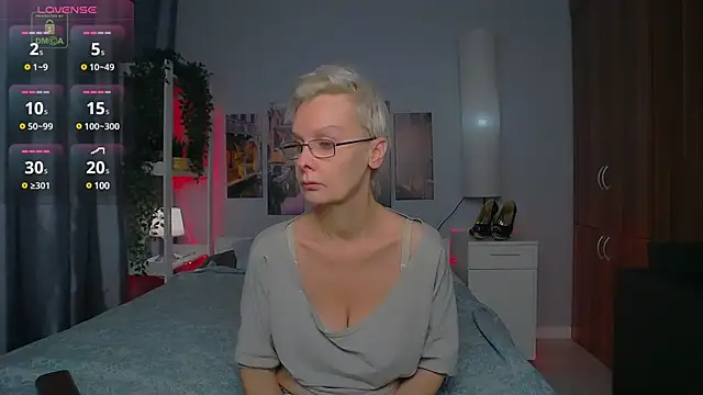 Snapshot of HelgaHimmell chatting on December 4, 2024, 4:05 pm HelgaHimmell online show from December 4, 2024, 4:05 pm