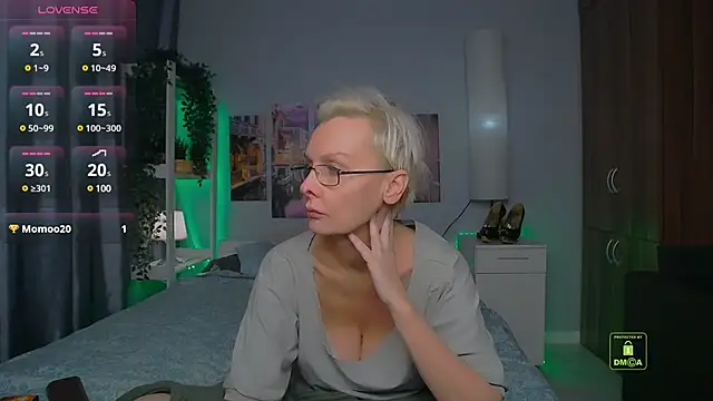 Snapshot of HelgaHimmell chatting on December 4, 2024, 7:12 pm HelgaHimmell online show from December 4, 2024, 7:12 pm