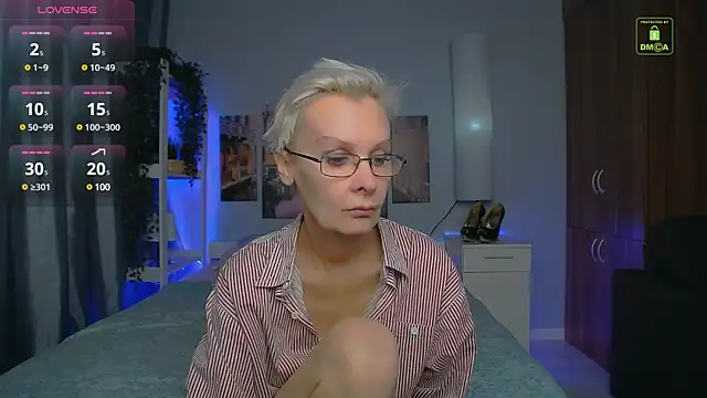 Snapshot of HelgaHimmell chatting on December 9, 2024, 3:22 pm HelgaHimmell online show from December 9, 2024, 3:22 pm