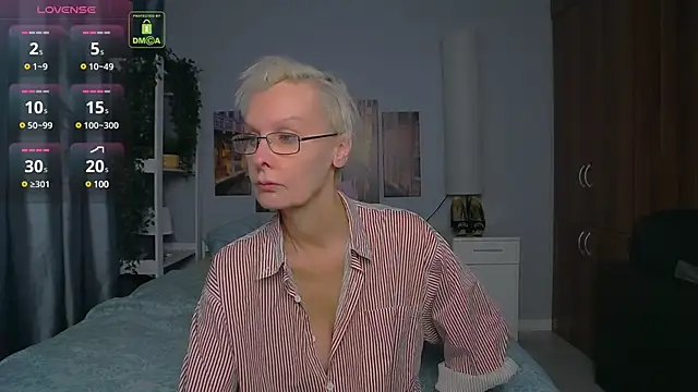 Snapshot of HelgaHimmell chatting on December 12, 2024, 4:21 pm HelgaHimmell online show from December 12, 2024, 4:21 pm