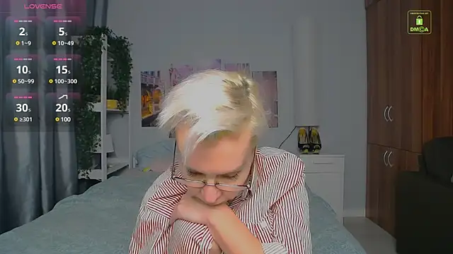 Snapshot of HelgaHimmell chatting on December 12, 2024, 7:26 pm HelgaHimmell online show from December 12, 2024, 7:26 pm