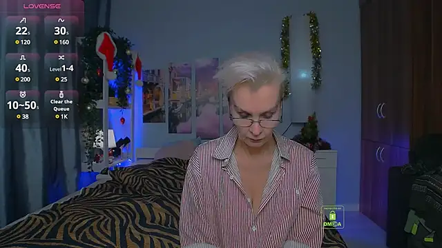 Snapshot of HelgaHimmell chatting on December 25, 2024, 4:11 pm HelgaHimmell online show from December 25, 2024, 4:11 pm