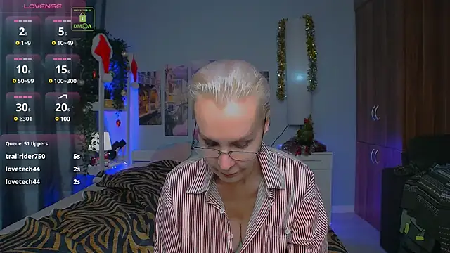 Snapshot of HelgaHimmell chatting on December 25, 2024, 7:13 pm HelgaHimmell online show from December 25, 2024, 7:13 pm