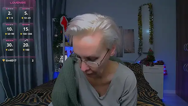 Snapshot of HelgaHimmell chatting on January 4, 2025, 9:31 pm HelgaHimmell online show from January 4, 2025, 9:31 pm