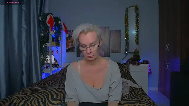 Snapshot of HelgaHimmell chatting on January 5, 2025, 12:42 am HelgaHimmell online show from January 5, 2025, 12:42 am