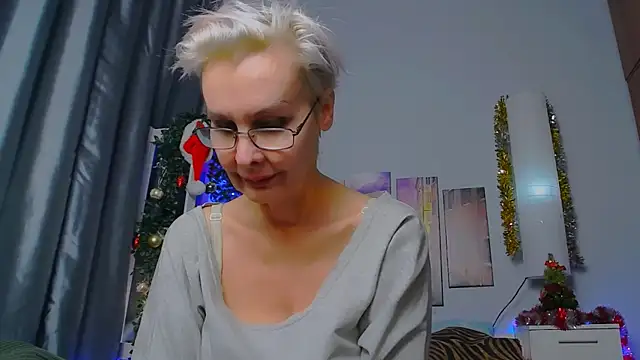 Snapshot of HelgaHimmell chatting on January 13, 2025, 1:34 am HelgaHimmell online show from January 13, 2025, 1:34 am