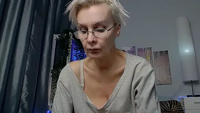 Snapshot of HelgaHimmell chatting on January 21, 2025, 3:26 am HelgaHimmell online show from January 21, 2025, 3:26 am