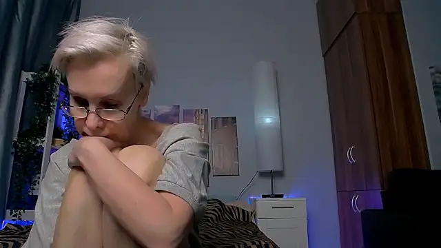 Snapshot of HelgaHimmell chatting on January 23, 2025, 7:00 am HelgaHimmell online show from January 23, 2025, 7:00 am