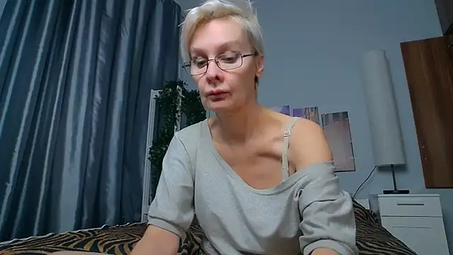 Snapshot of HelgaHimmell chatting on February 3, 2025, 7:18 am HelgaHimmell online show from February 3, 2025, 7:18 am