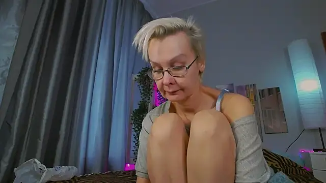 Snapshot of HelgaHimmell chatting on February 27, 2025, 9:43 am HelgaHimmell online show from February 27, 2025, 9:43 am